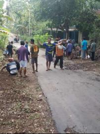 JELANG MUSIM PENGHUJAN, WARGA WANGLOR I ADAKAN KERJA BAKTI