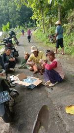 GOTONG ROYONG BERSIH JALAN KABUPATEN