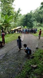 Alami Rem Blong, Minibus Terperosok Keladang